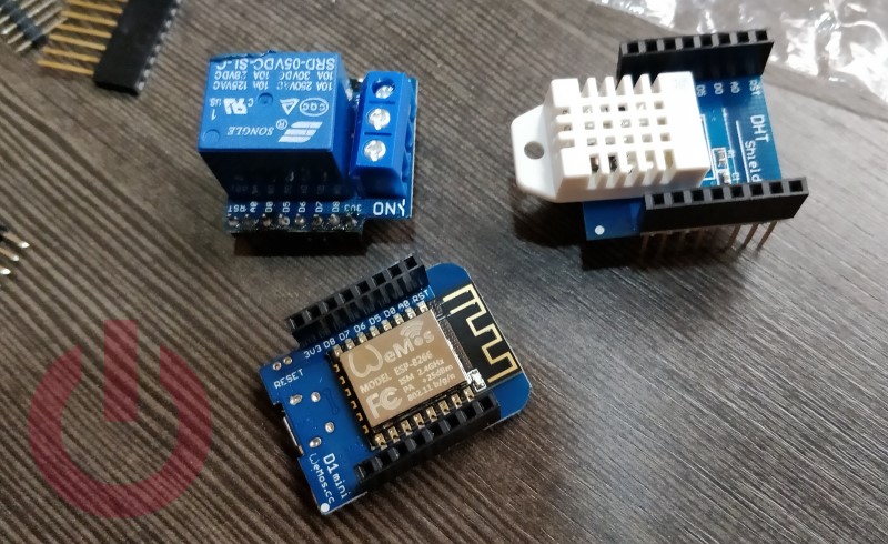 Build a temperature controlled Wi-Fi power strip with WeMos D1